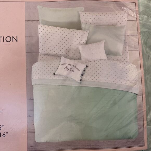 BCBGeneration 8-Piece Soft Microfiber Bag Comforter Set Bedding, Green - Picture 6 of 7